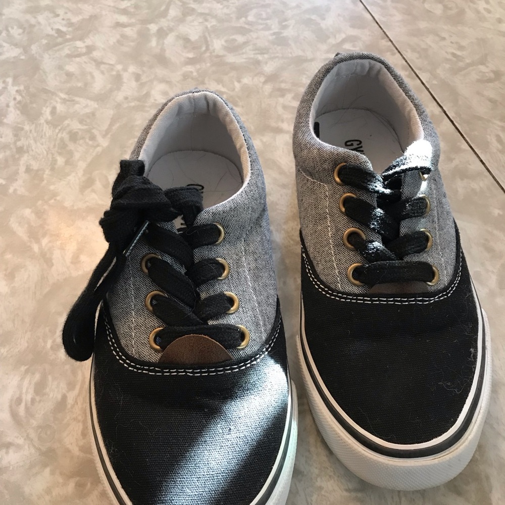 11 toddler Gymboree shoes